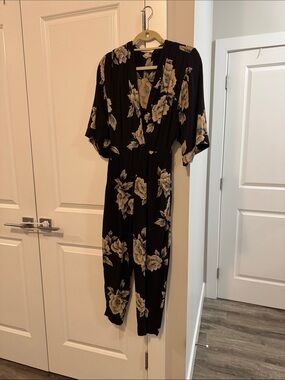 Vintage black Floral Jumpsuit with Cream Blooms - 9/10 (fits 4-6) - AS IS